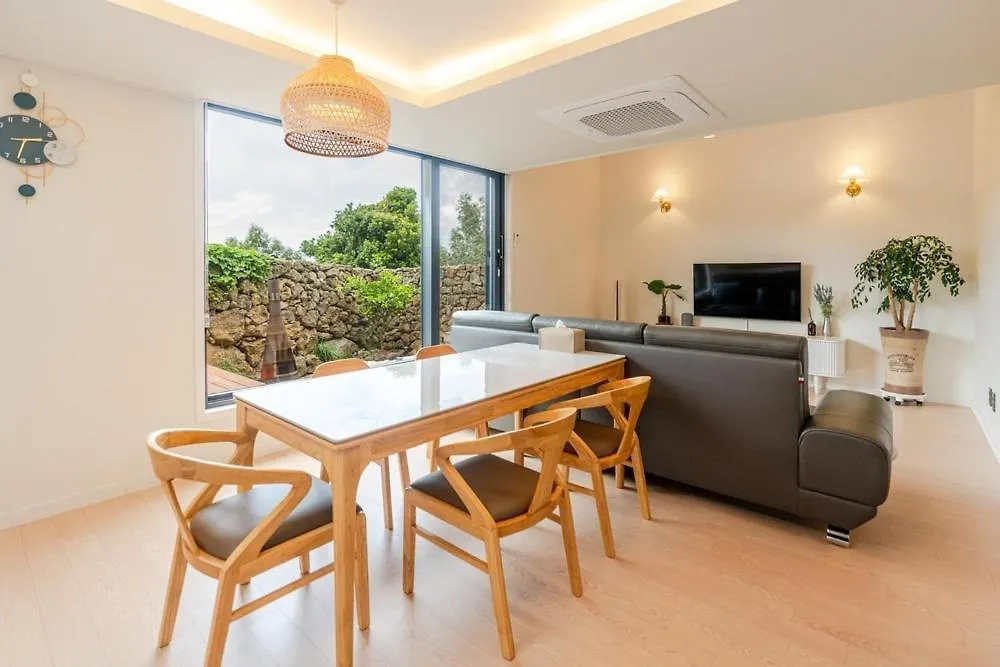 In Aewol Forest 102 Jeju Guest house