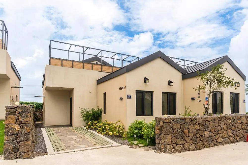 Guest house In Aewol Forest 102 Jeju