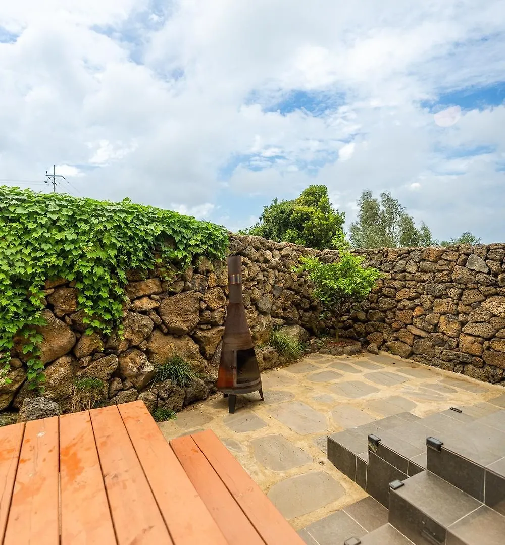 Guest house In Aewol Forest 102 Jeju